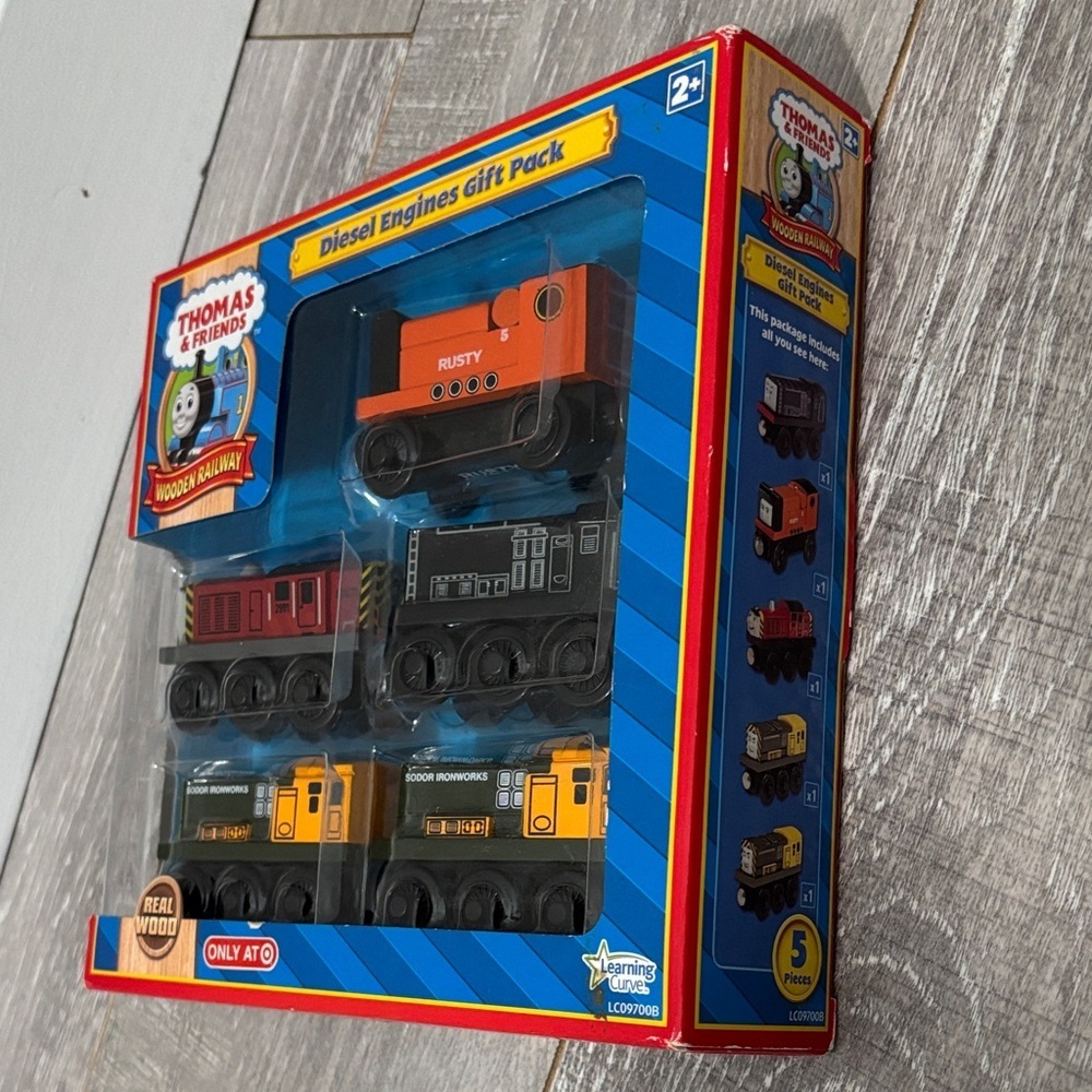 NIB Diesel Engines Gift Pack 2008 - Picture 8 of 9